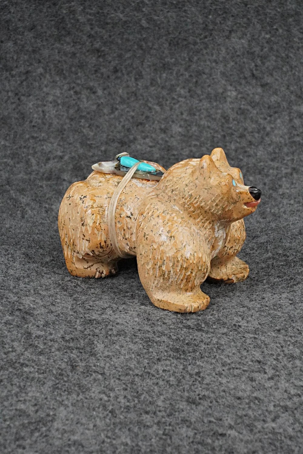 Bear Zuni Fetish Carving - Freddie Leekya
