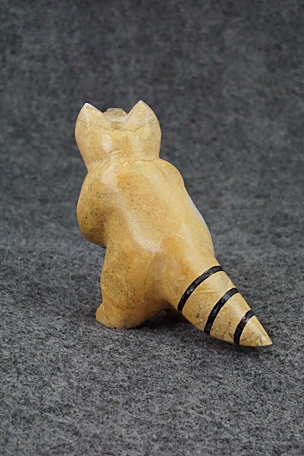 Raccoon Zuni Fetish Carving - Enrike Leekya