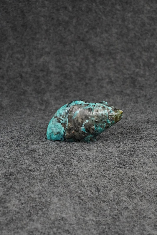 Bear Zuni Fetish Carving - Abby Quam Panteah