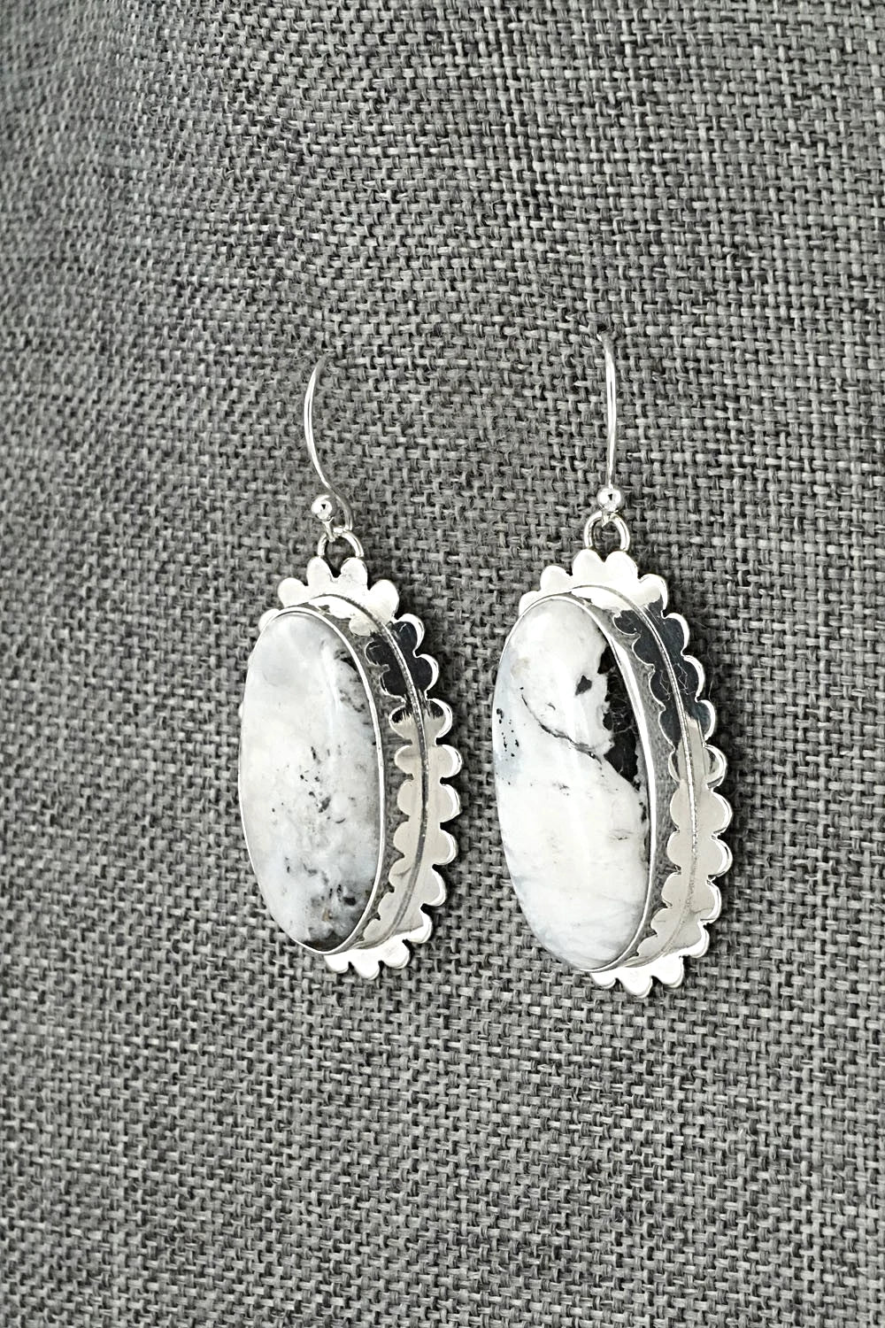 White Buffalo & Sterling Silver Necklace and Earrings Set - Mark Yazzie