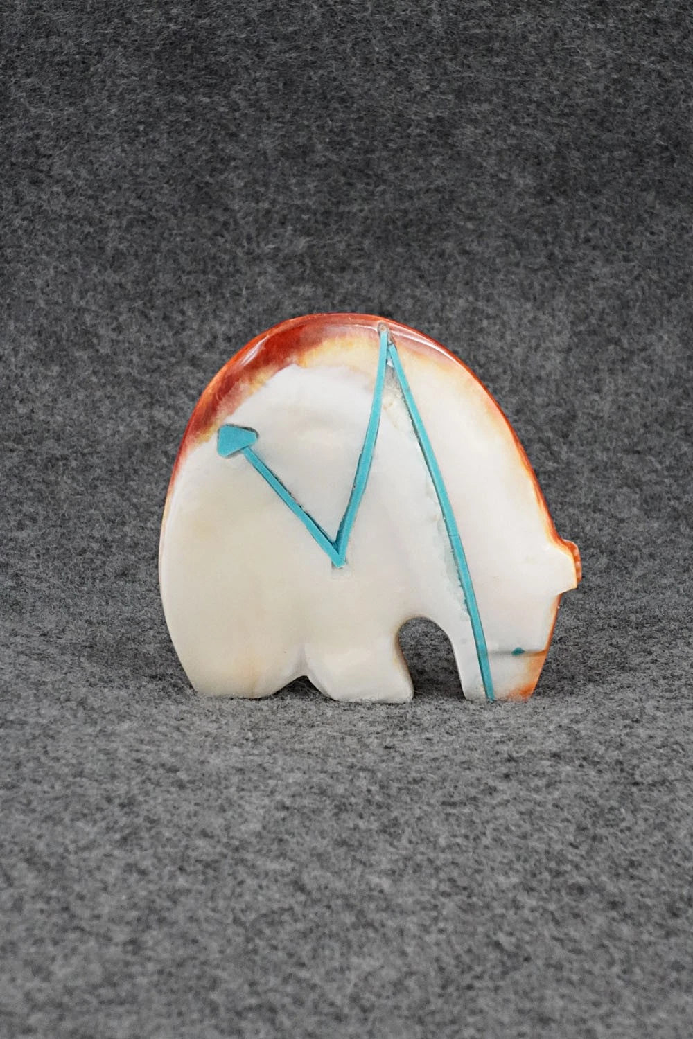 Bear Zuni Fetish Carving - Kenric Laiwakete