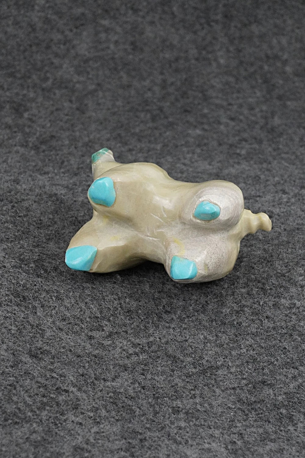 Pig Zuni Fetish Carving - Freddie Leekya