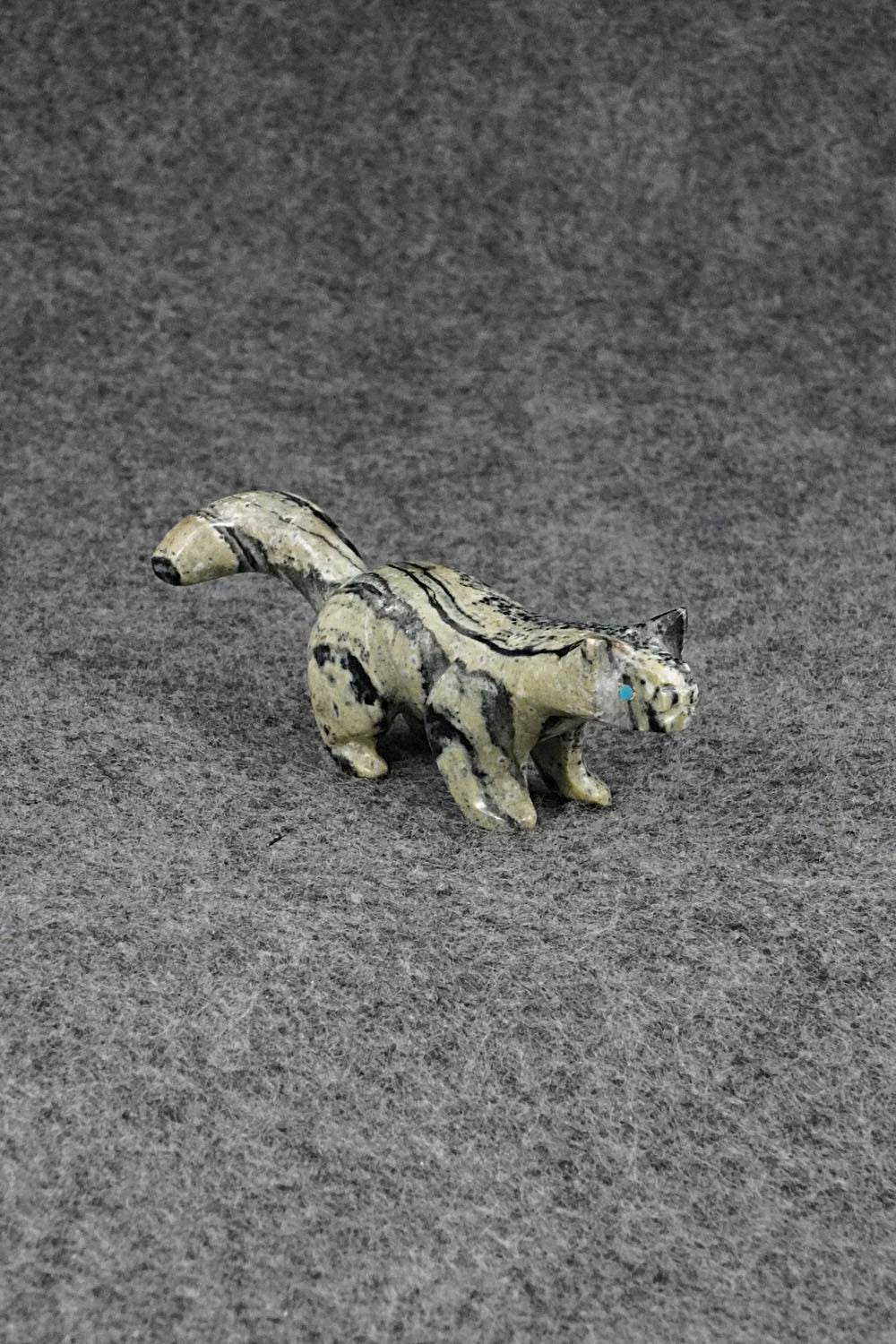Mountain Lion Zuni Fetish Carving - Rosella Soseeah