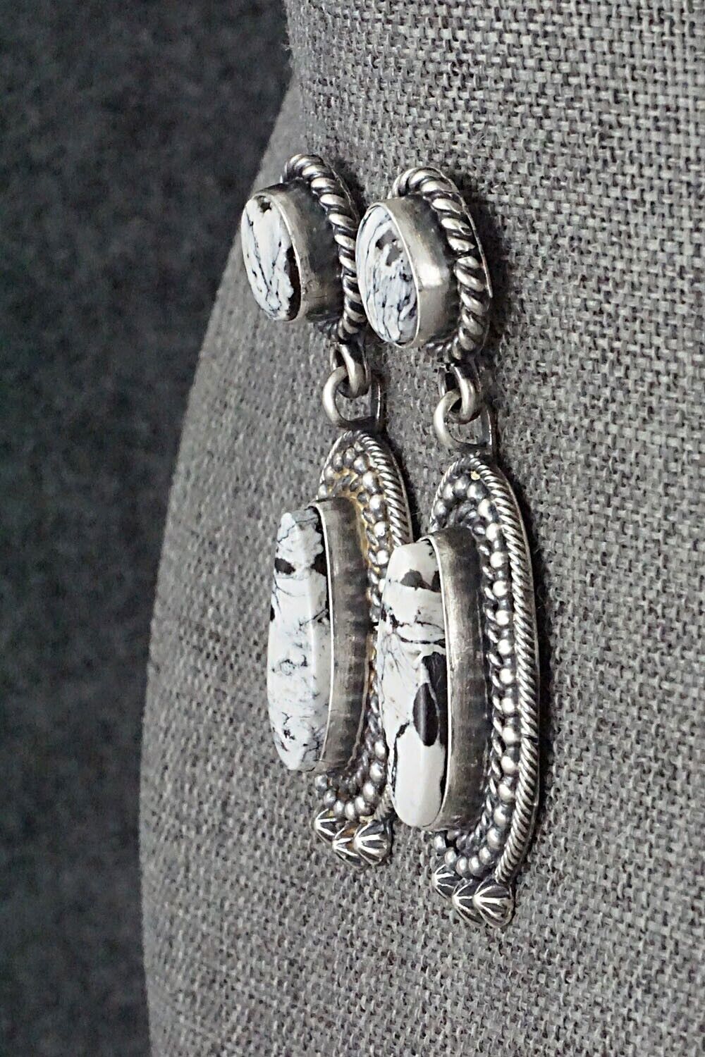 White Buffalo & Sterling Silver Pendant & Earrings Set - Raymond Delgarito