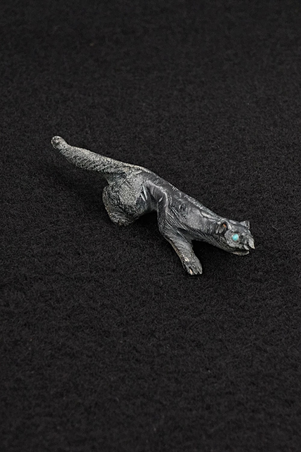 Wolf Zuni Fetish Carving - Lance Cheama