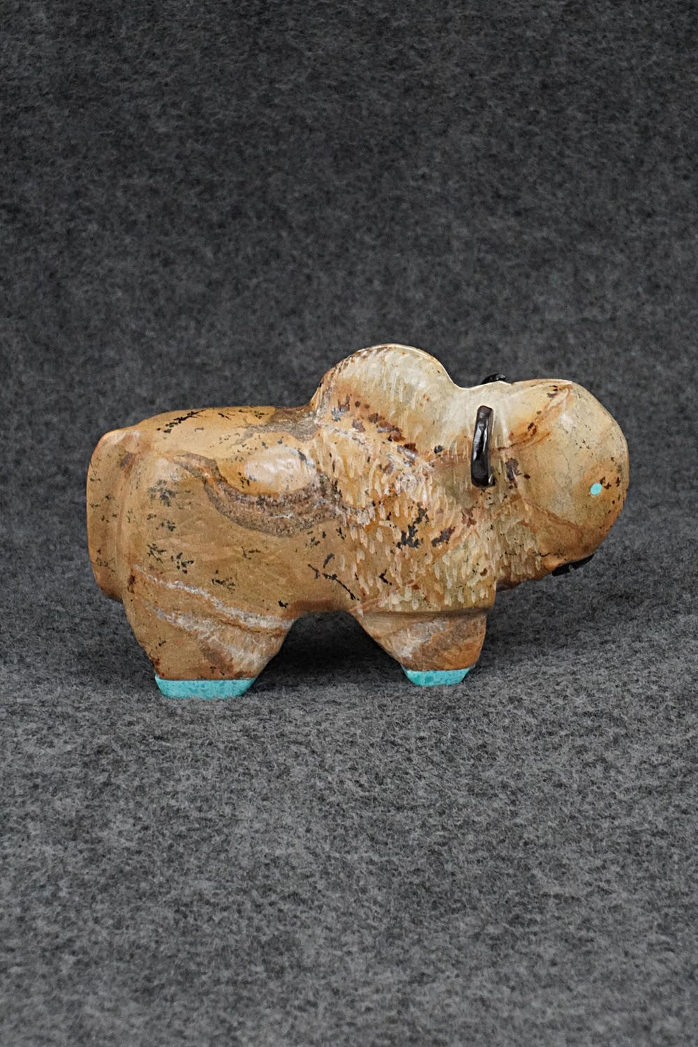 Buffalo Zuni Fetish Carving - Freddie Leekya