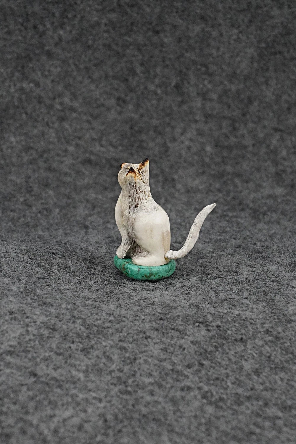 Cat Zuni Fetish Carving - Ruben Najera