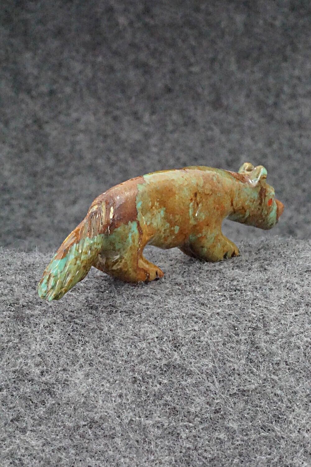 Wolf Zuni Fetish Carving - Andres Quandelacy