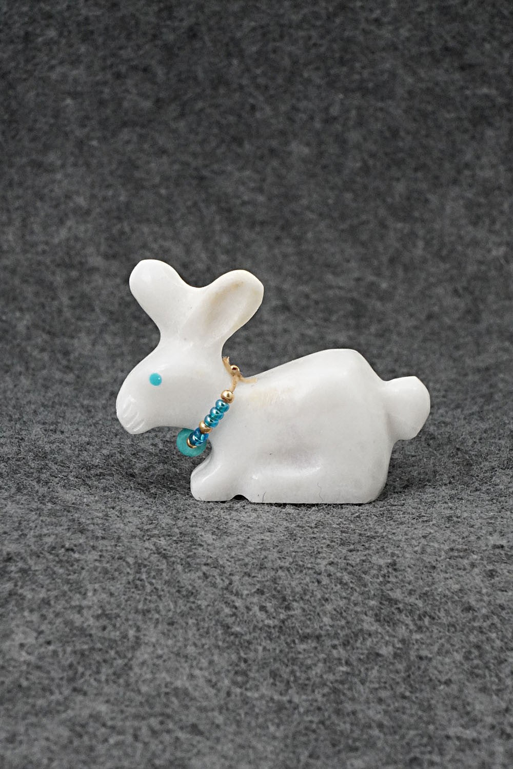 Rabbit Zuni Fetish Carving - Andres Lementino