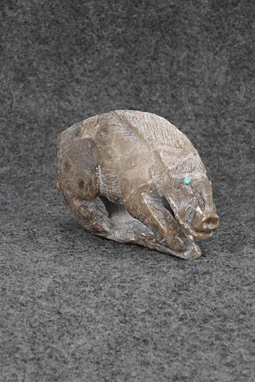 Hog Zuni Fetish Carving - Derrick Kammasee