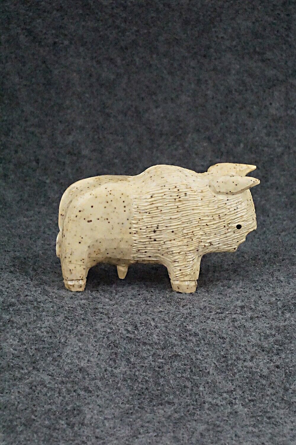 Buffalo Zuni Fetish Carving - Jesus Espino