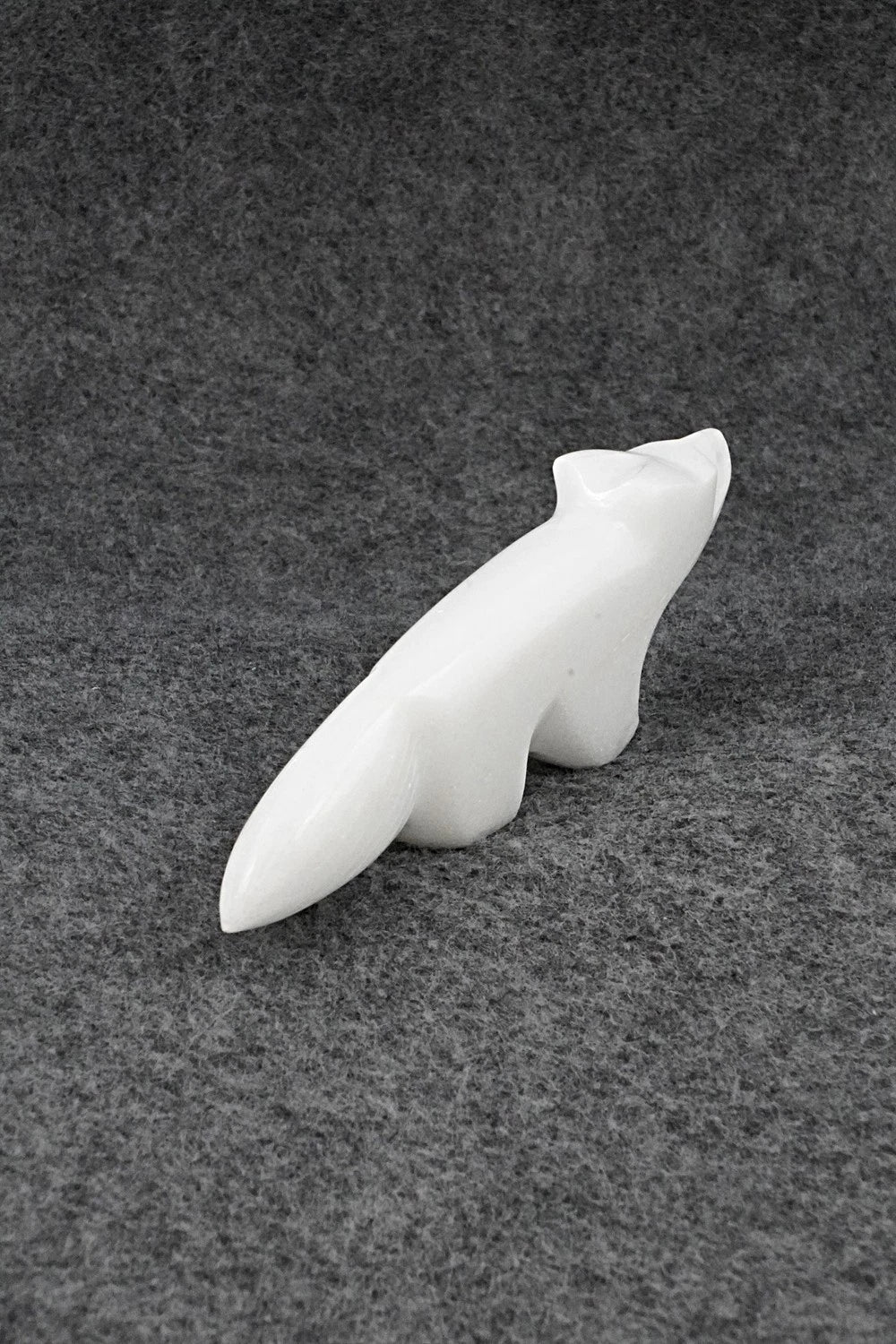 Wolf Zuni Fetish Carving - Kenric Laiwakete