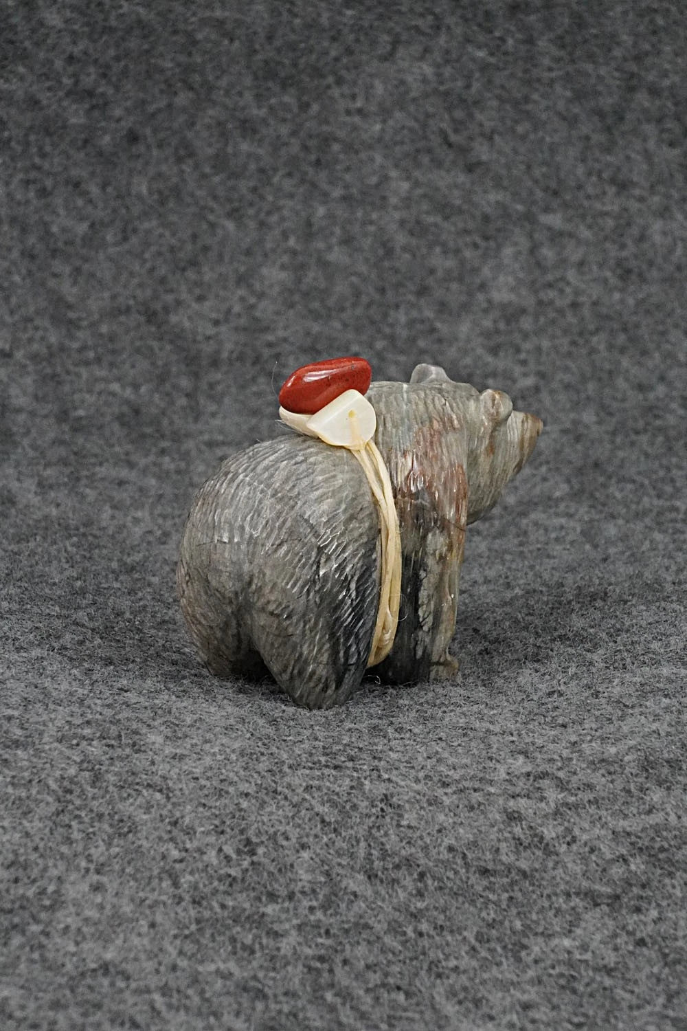 Bear Zuni Fetish Carving - Farlan & Paulette Quam