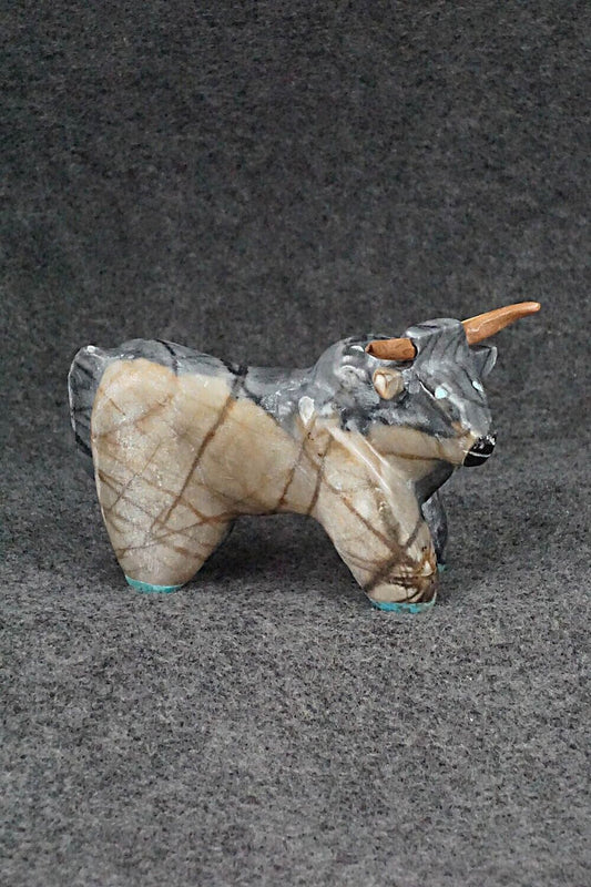 Bull Zuni Fetish Carving - Freddie Leekya