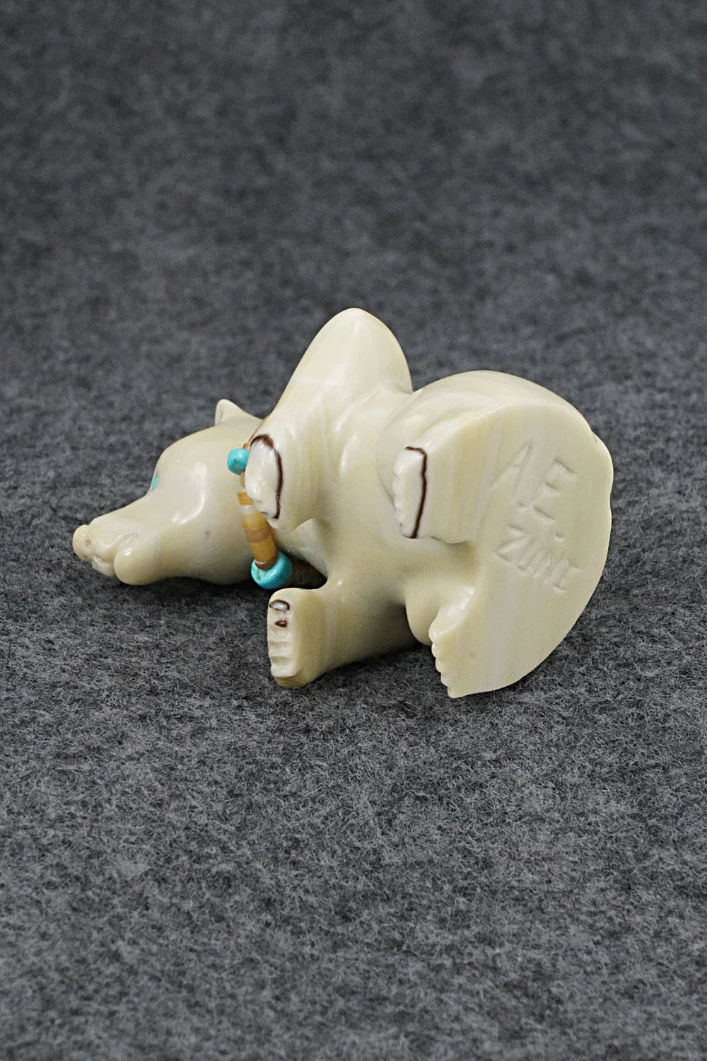 Bear Zuni Fetish Carving - Albert Eustace