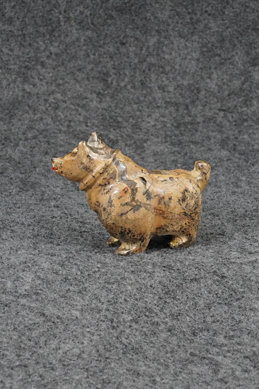 Dog Zuni Fetish Carving - Freddie Leekya