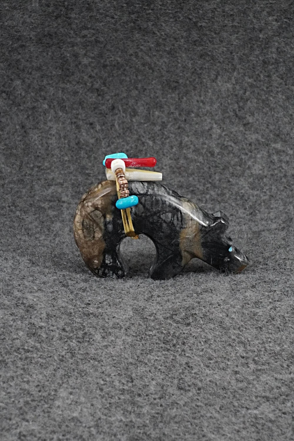 Bear Zuni Fetish Carving - Rodney Laiwakete