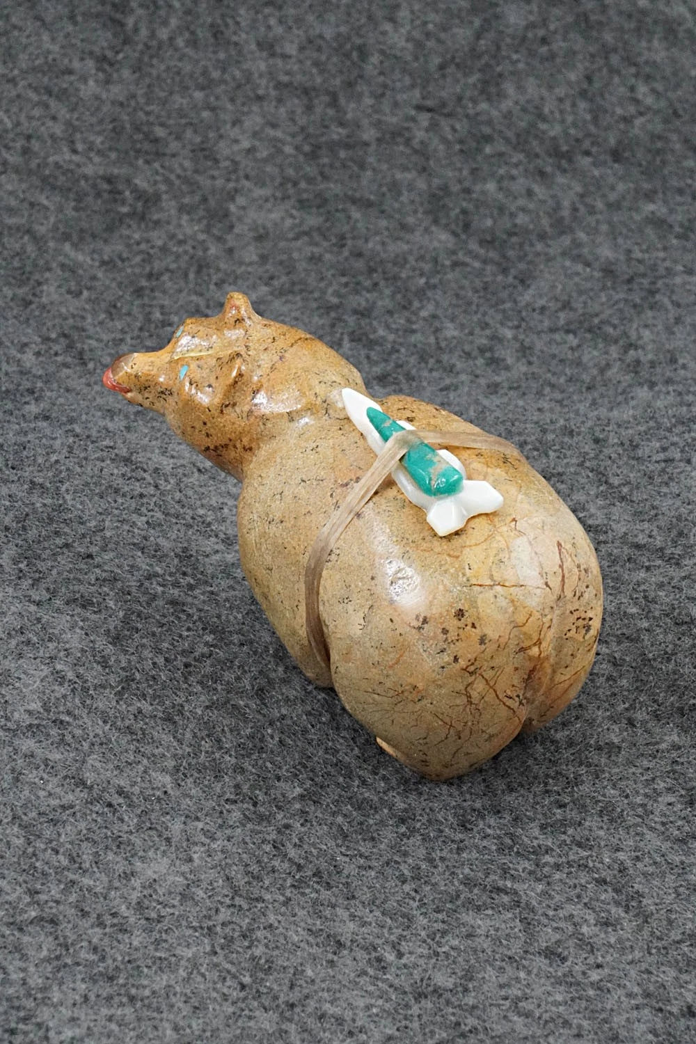 Bear Zuni Fetish Carving - Freddie Leekya