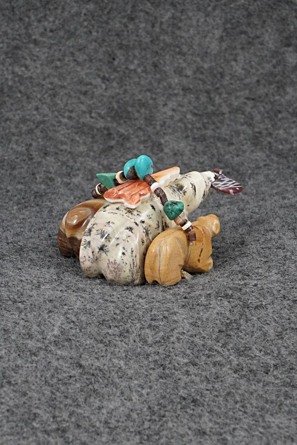 Bear Zuni Fetish Carving - Daisy Rose Leonard