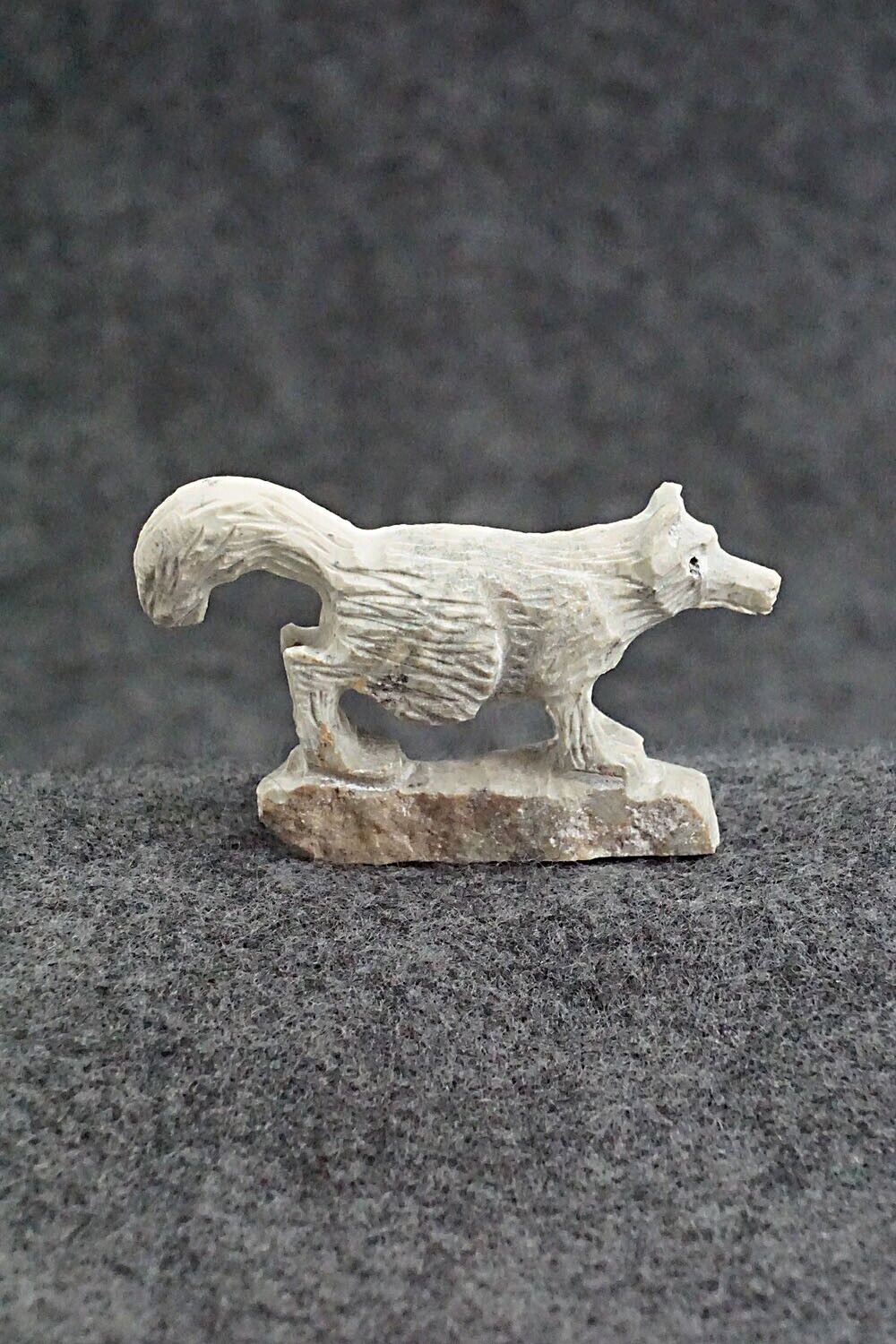 Wolf Zuni Fetish Carving - Lewis Malie