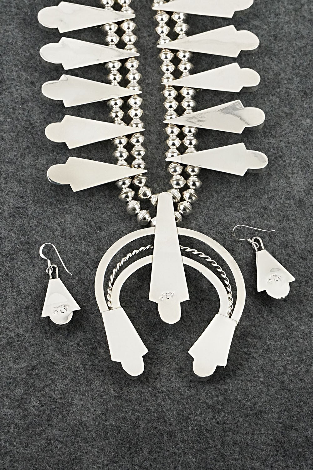 Spiny Oyster & Sterling Silver Squash Blossom Set - Louise Yazzie