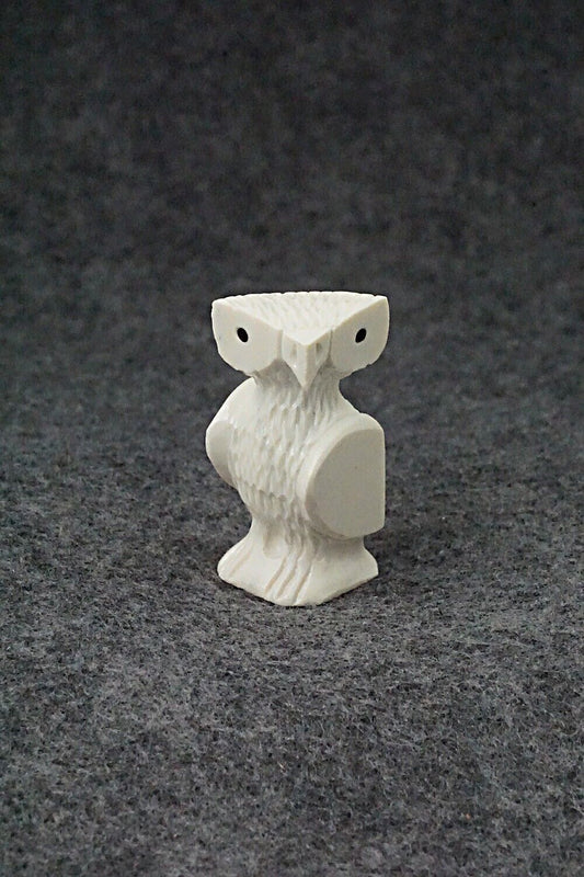 Owl Zuni Fetish Carving - Jesus Espino