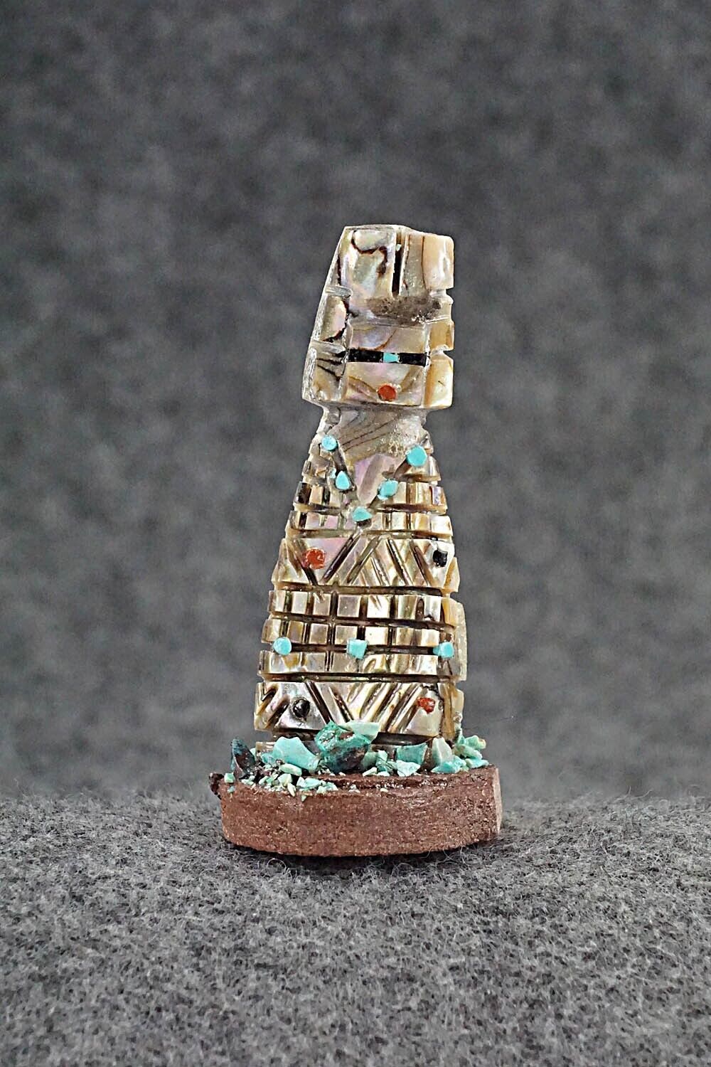 Corn Maiden Zuni Fetish Carving - Carl Etsate