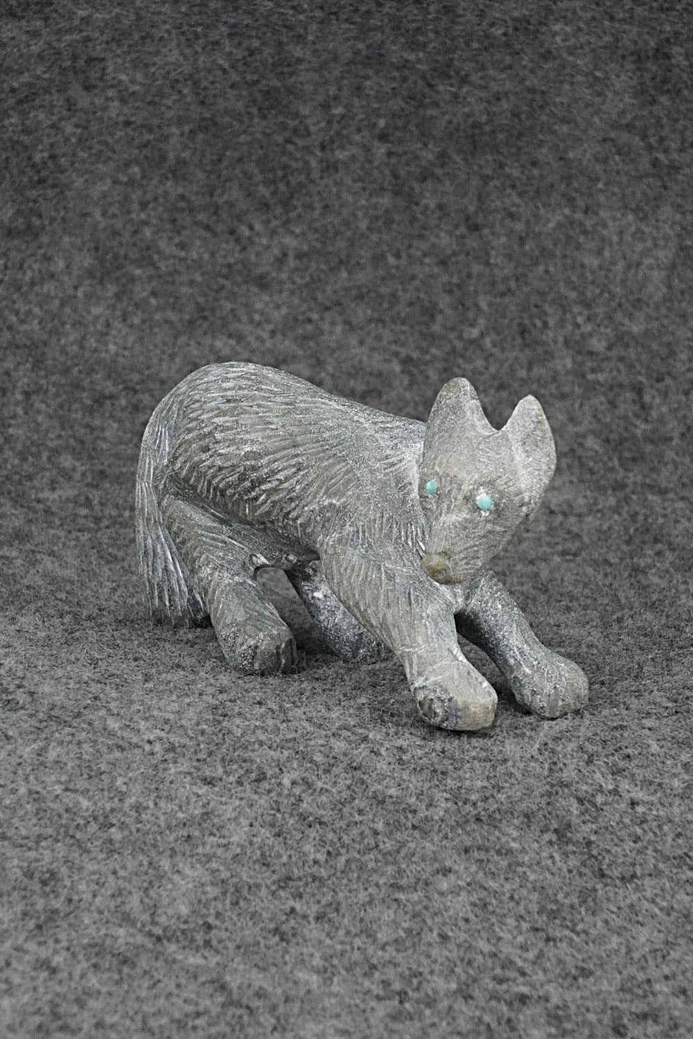 Wolf Zuni Fetish Carving - Wilfred Cheama
