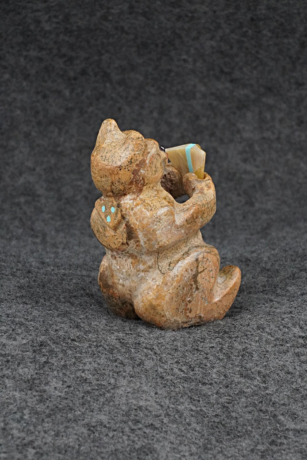 Bear Zuni Fetish Carving - Freddie Leekya