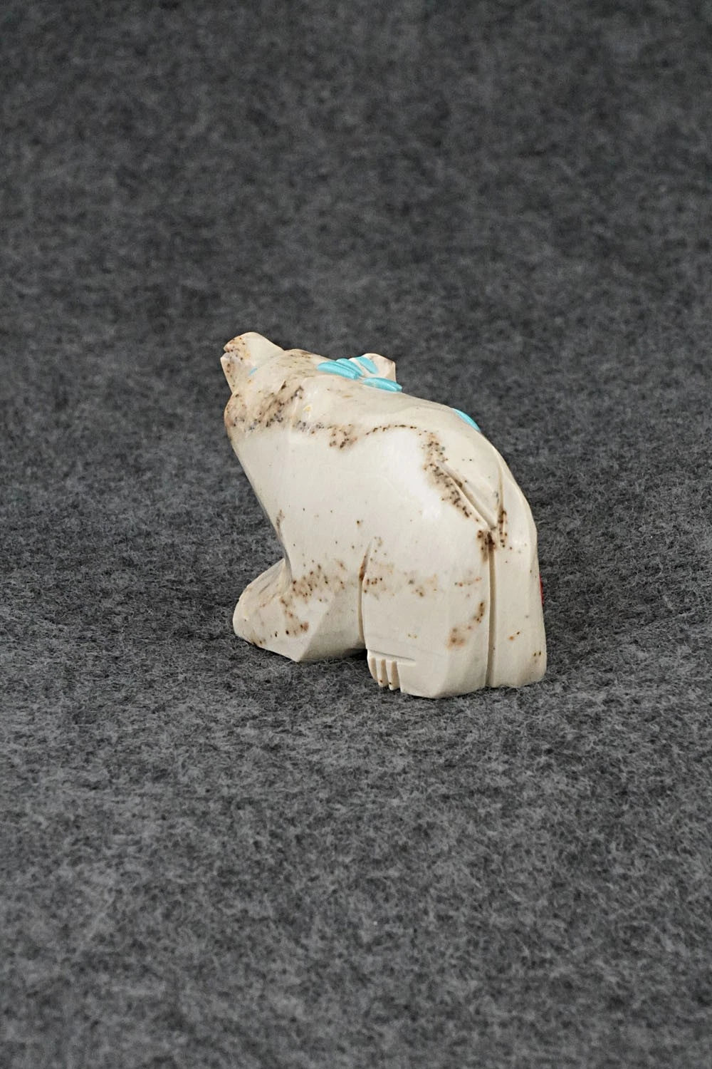 Bear Zuni Fetish Carving - Dannette Laate