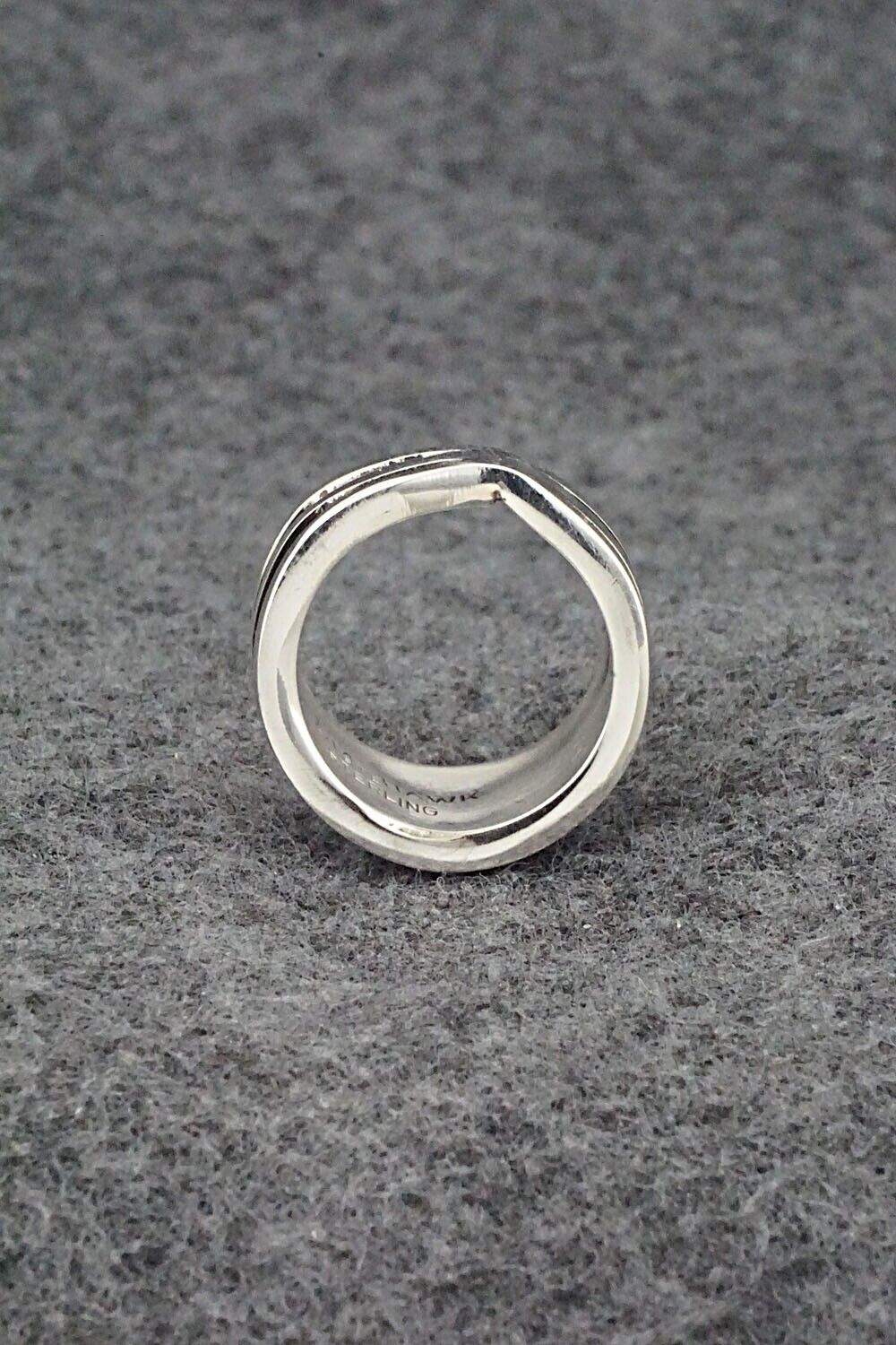 Sterling Silver Ring - Tom Hawk - Size 4.5