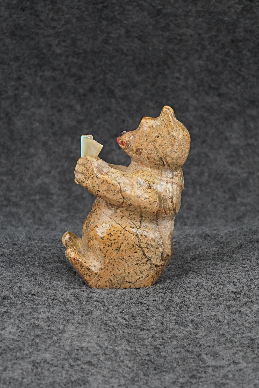 Bear Zuni Fetish Carving - Freddie Leekya