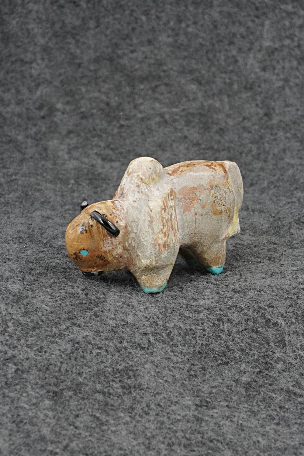Buffalo Zuni Fetish Carving - Freddie Leekya