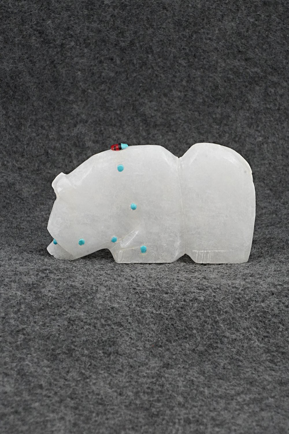 Bear Zuni Fetish Carving - Dannette Laate