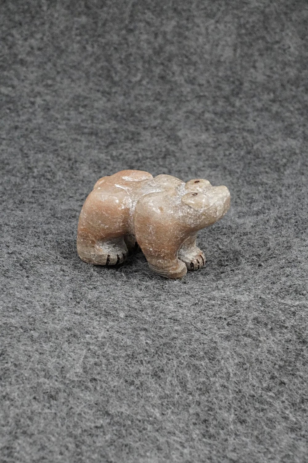 Bear Zuni Fetish Carving - Rick Kallestewa