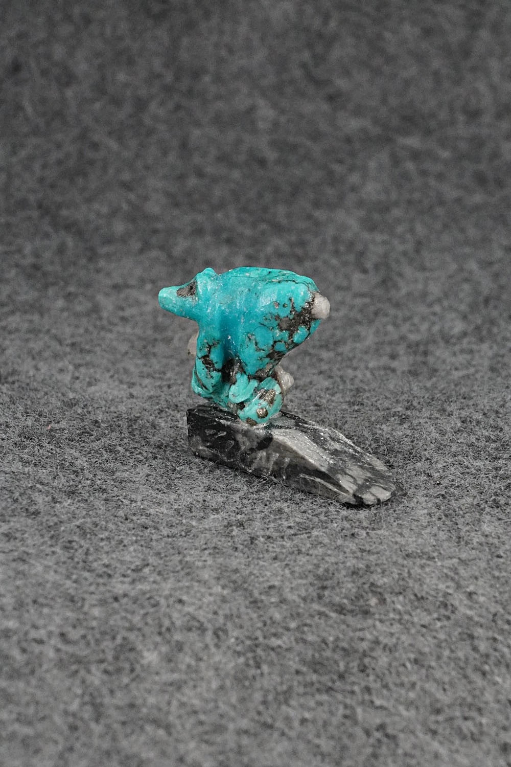 Bear Zuni Fetish Carving - Ruben Najara