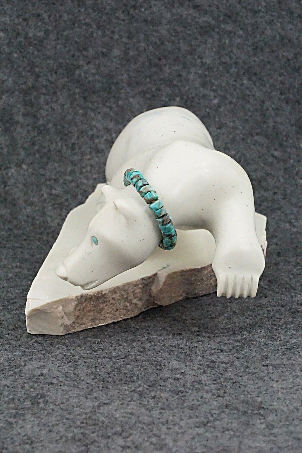 Bear Zuni Fetish Carving - Albert Eustace Sr.