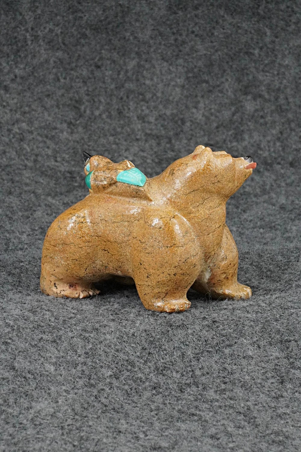 Bear Zuni Fetish Carving - Freddie Leekya