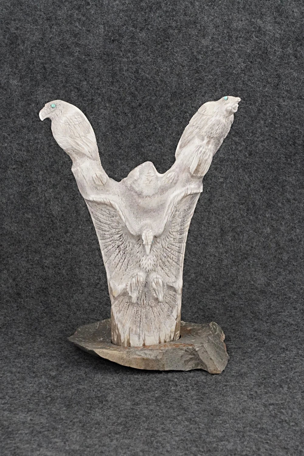 Eagle Zuni Fetish Carving - Terrance Panteah