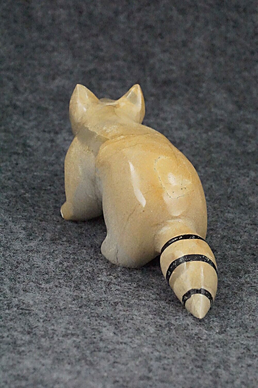 Raccoon Zuni Fetish Carving - Enrike Leekya