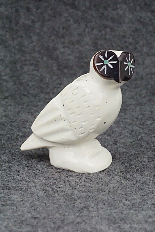 Owl Zuni Fetish Carving - Enrike Leekya