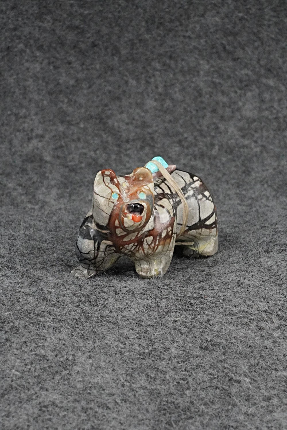 Bear Zuni Fetish Carving - Freddie Leekya