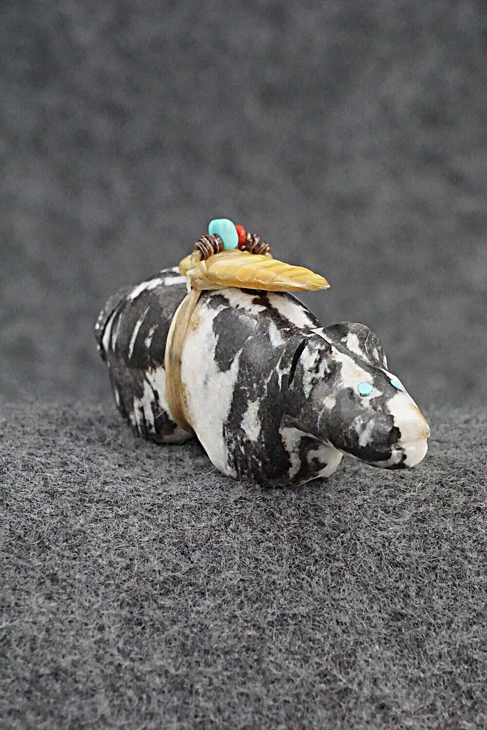Bear Zuni Fetish Carving - Peter Gasper