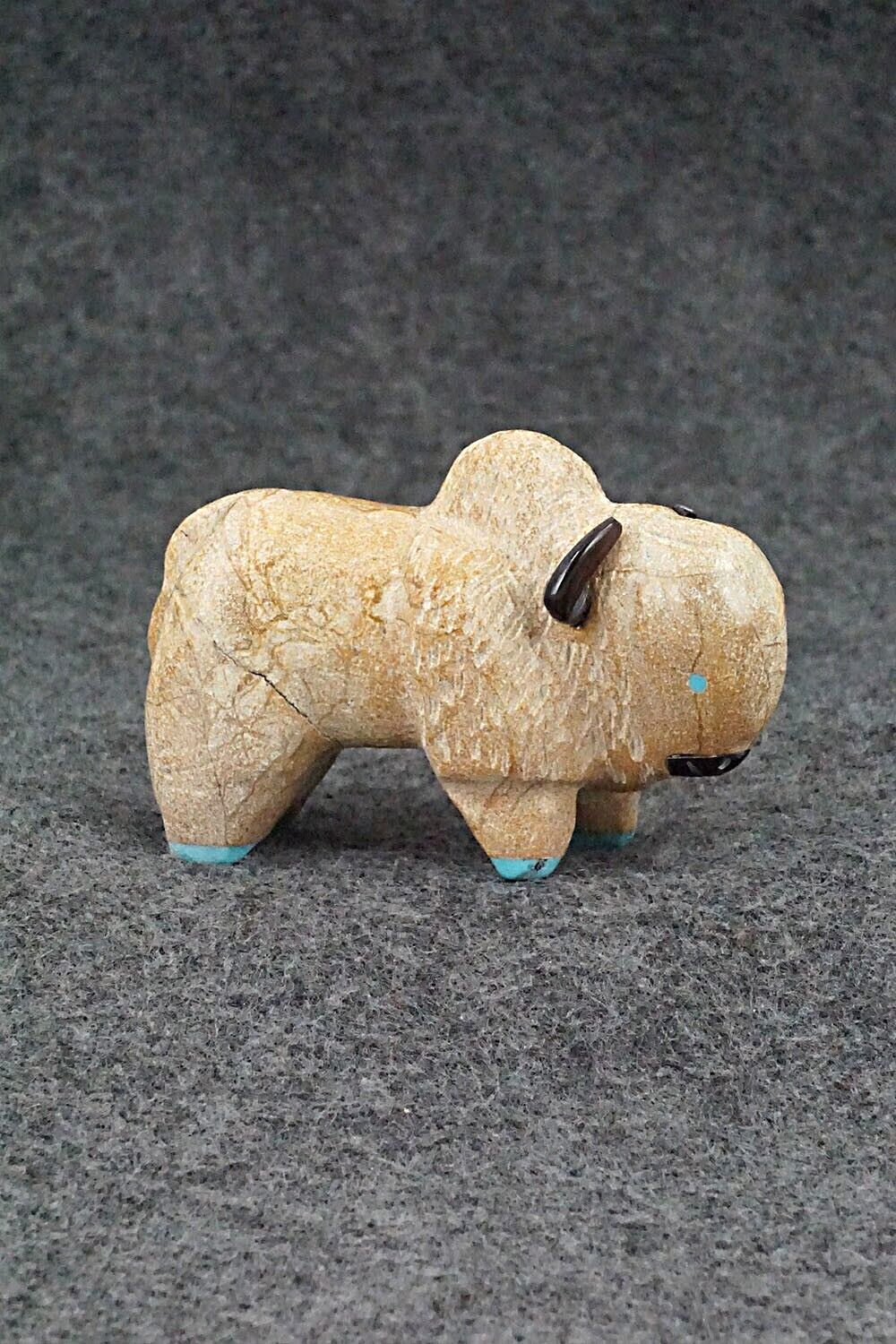 Buffalo Zuni Fetish Carving - Freddie Leekya