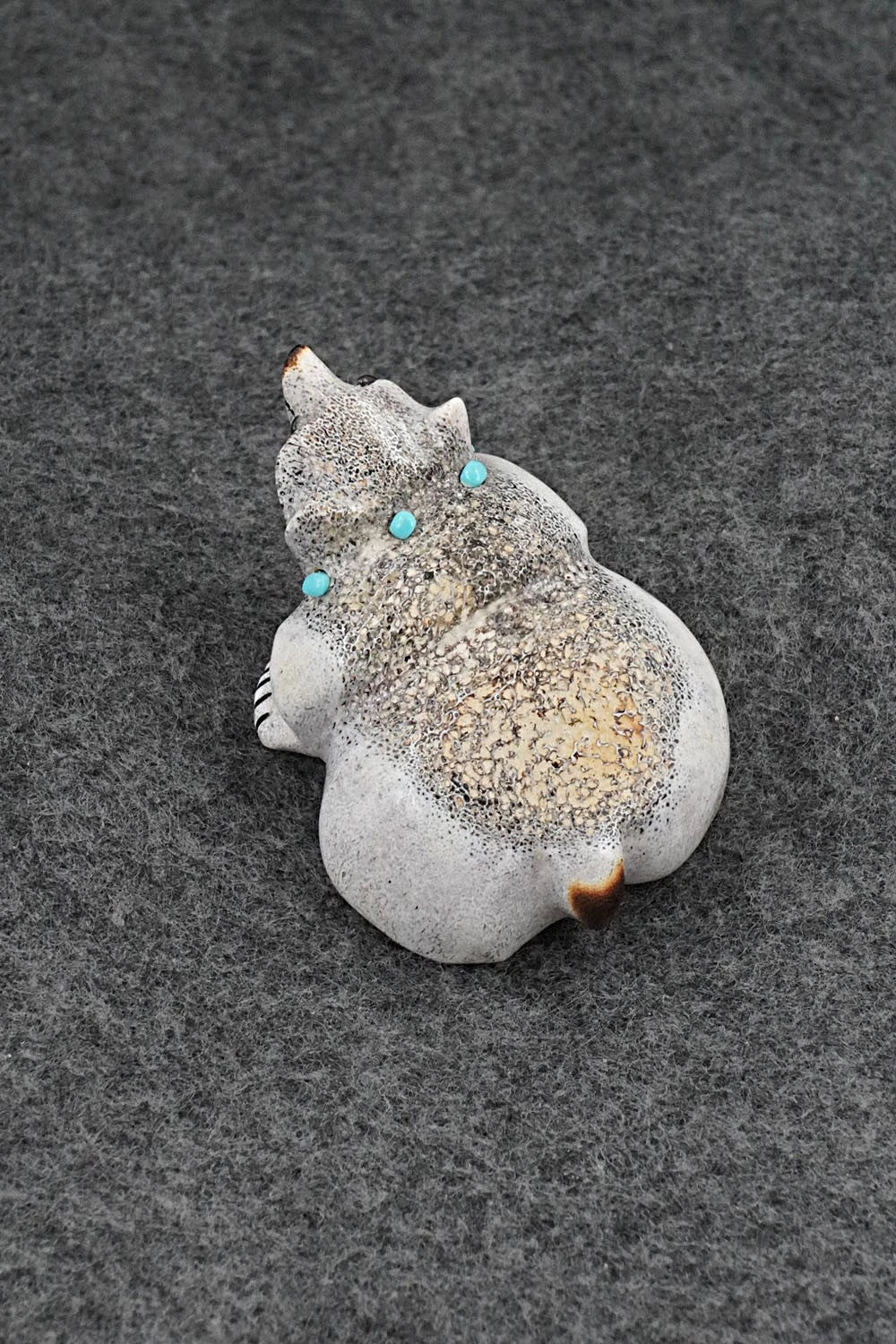 Bear Zuni Fetish Carving - Claudia Peina