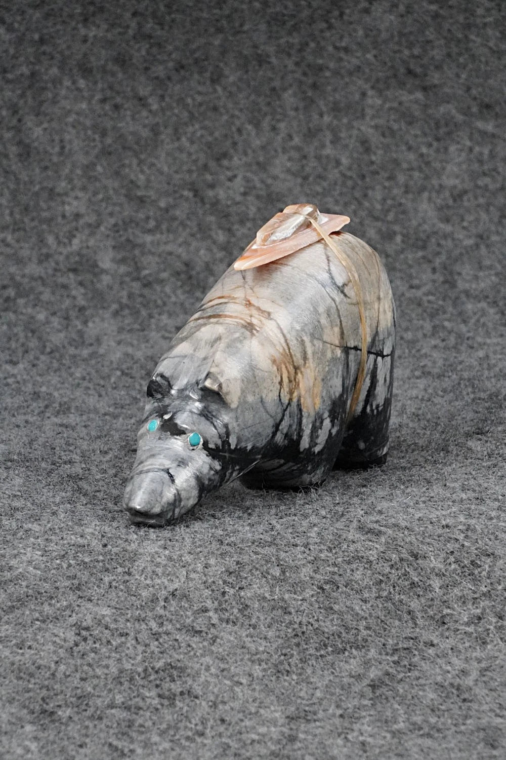 Bear Zuni Fetish Carving - Delvin Leekya