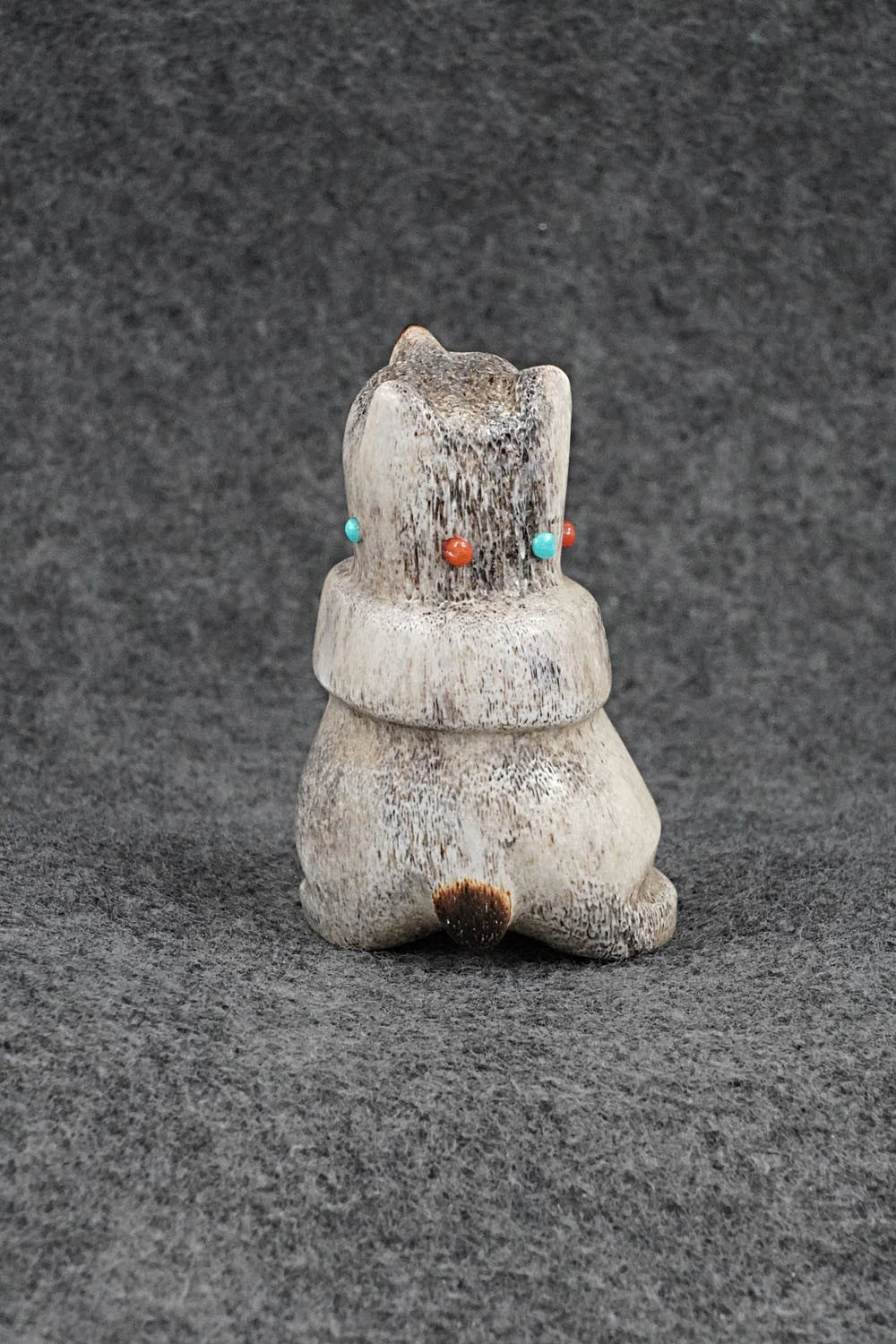 Bear Zuni Fetish Carving - Claudia Peina