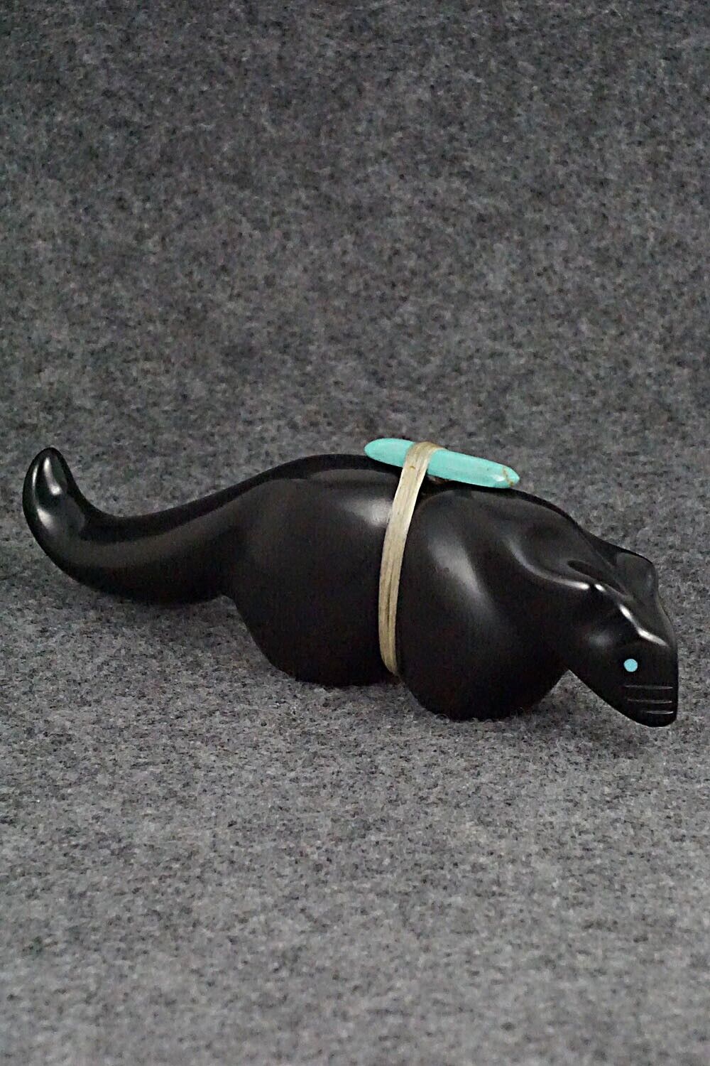 Mountain Lion Zuni Fetish Carving - Herbert Halate