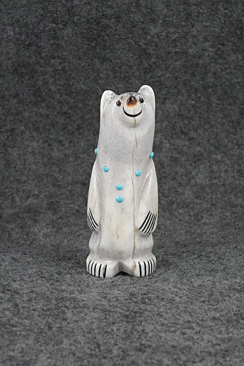 Bear Zuni Fetish Carving - Claudia Peina