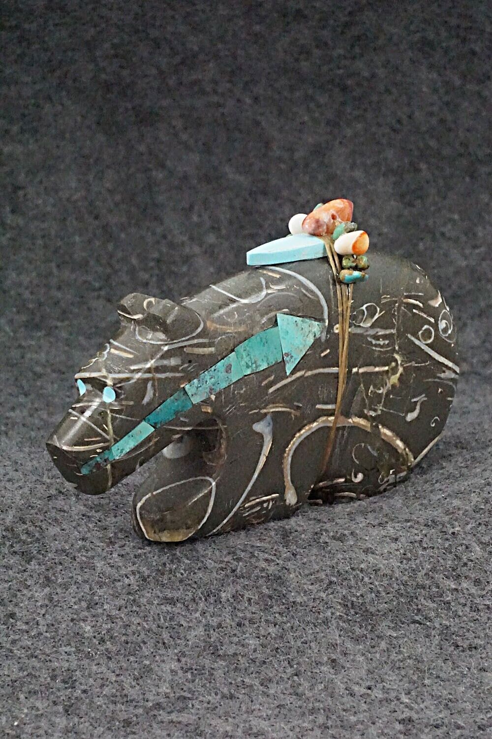 Bear Zuni Fetish Carving - Donovan Laiwakete